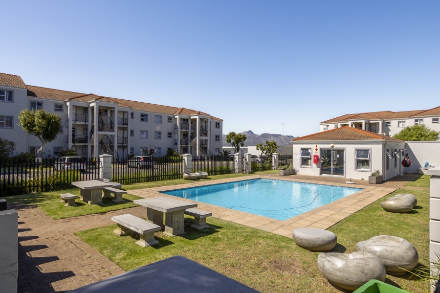 To Let 2 Bedroom Property for Rent in Heritage Park Western Cape